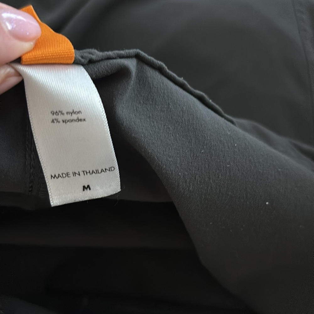 Lucy Women’s pants. Size M. - Picture 9 of 9
